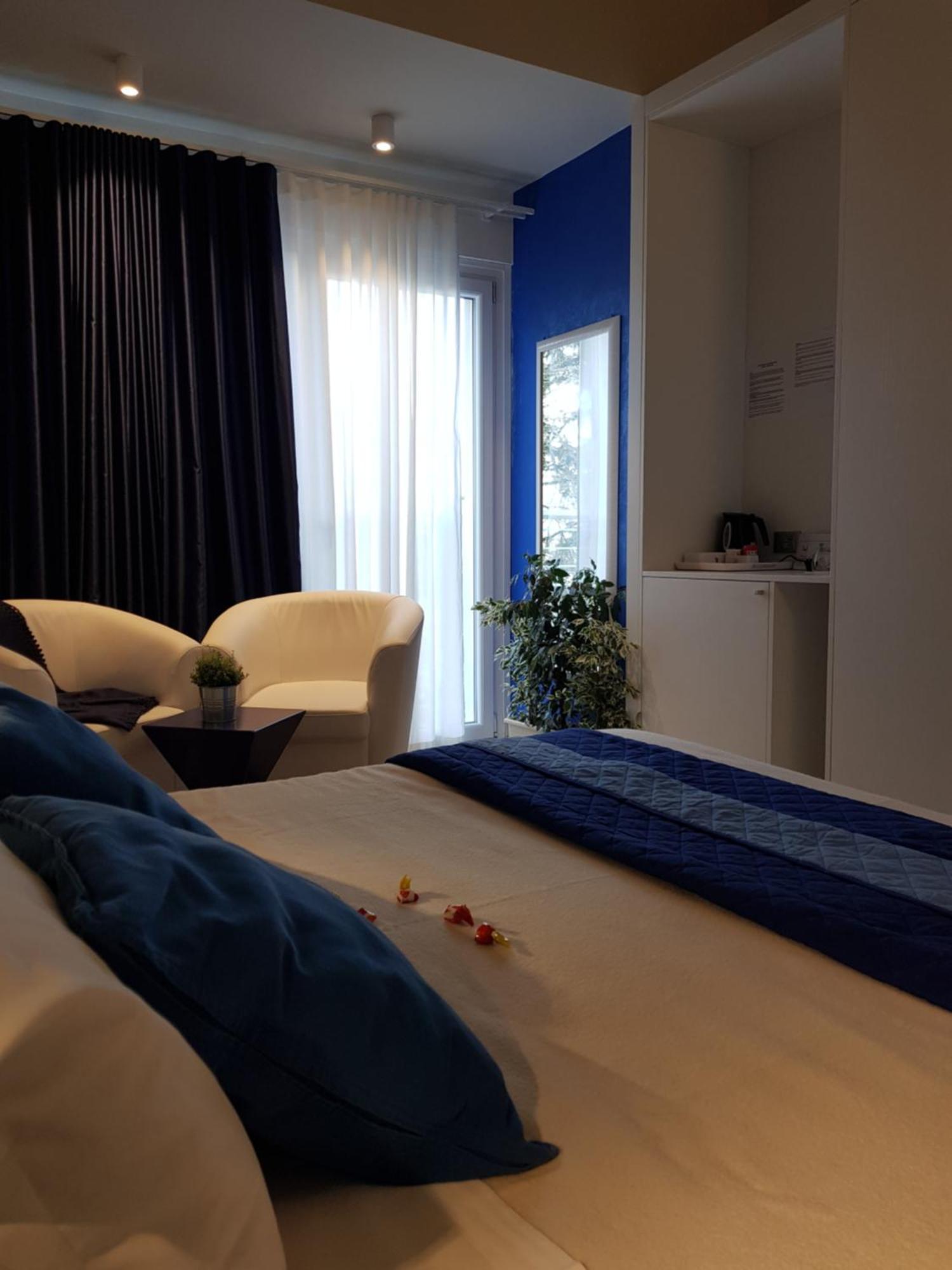 B&B Gardacharme Desenzano del Garda Pokoj fotografie